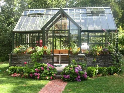 4 Benefits of Owning a Hobby Greenhouse in Your Backyard - 2024 Guide ...