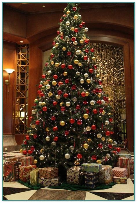 Old Fashioned Christmas Tree Decorations Ideas | Classic christmas tree, Old fashion christmas ...