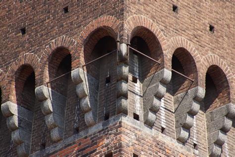 Structurae [en]: Sforza Castle