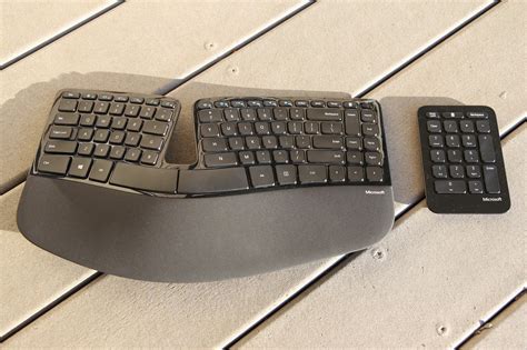 James' Ordinary Guy Reviews: Microsoft Sculpt Ergonomic Keyboard Review