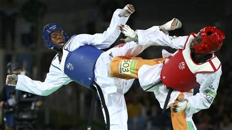 Taekwondo Olympic silver medallist shows us some moves - CBBC Newsround