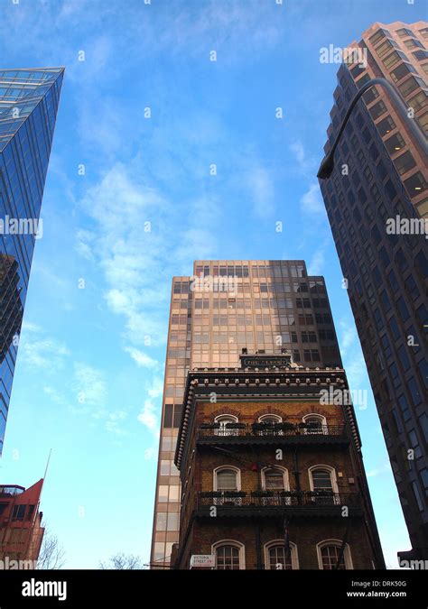 old London Pub Stock Photo - Alamy