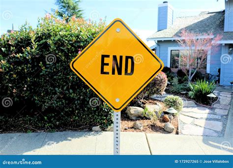 `END` Traffic Sign at the End of a Road Stock Image - Image of signal, road: 172927265