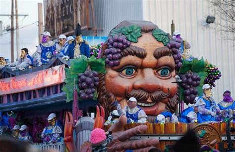 Krewe of Bacchus | Mardi gras decorations, Mardi gras, Mardi gras float