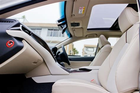 Which Toyota Camry Car Model Has Leather Seats?