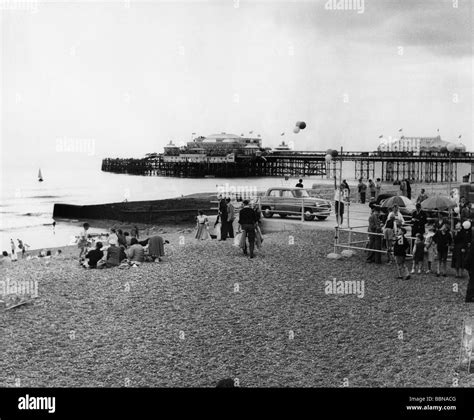 Brighton beach pier 1950s hi-res stock photography and images - Alamy