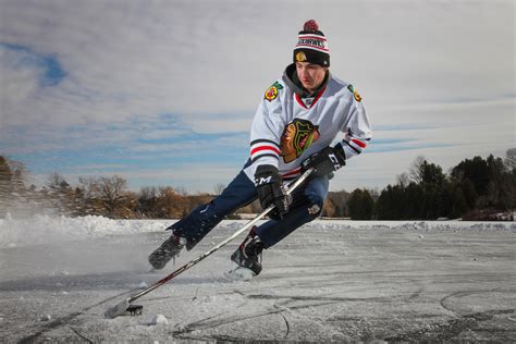 Taking an Outdoor Hockey Picture | Frank Myrland