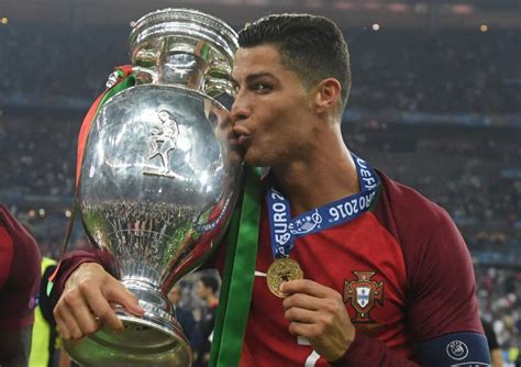 La gloria de Cristiano con Portugal tardó seis fases finales en llegar ...