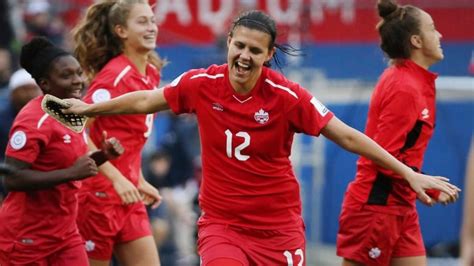 Christine Sinclair honoured as Canadian soccer player of the decade ...