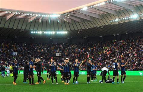 Inter keep pace with leaders Milan after nervy win at Udinese | Reuters