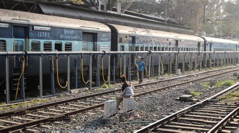 Trains on Pune Railway Station Editorial Photography - Image of fast ...