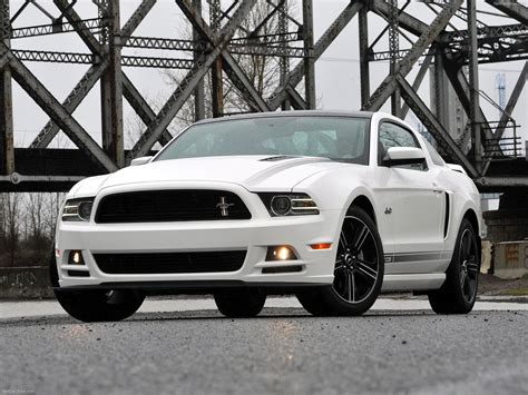 Ford Mustang GT (2013)