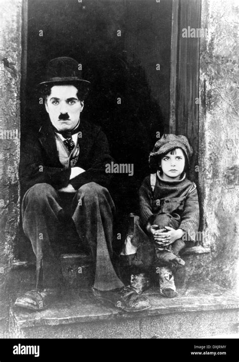 Charlie chaplin the kid hi-res stock photography and images - Alamy