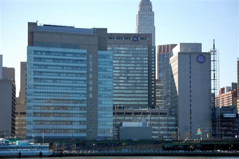 NYU Langone, 1199 near contract deadline | Crain's New York Business