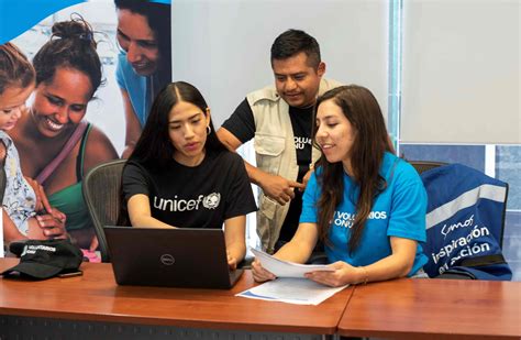 Online Volunteers support UNICEF refugee response in Romania | UNV