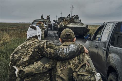 Ukraine pressures retreating Russian forces as Putin struggles to respond