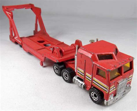 MATCHBOX METAL TOY TRUCK AND TRAILER