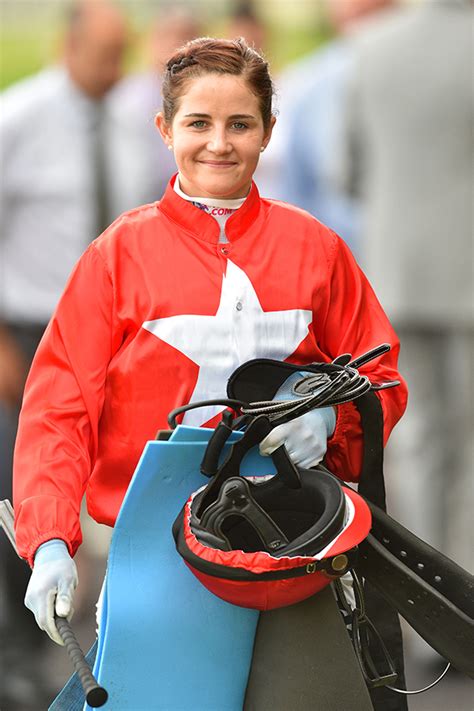 First Female Jockey, Michelle Payne, Takes Out The Melbourne Cup : Elle