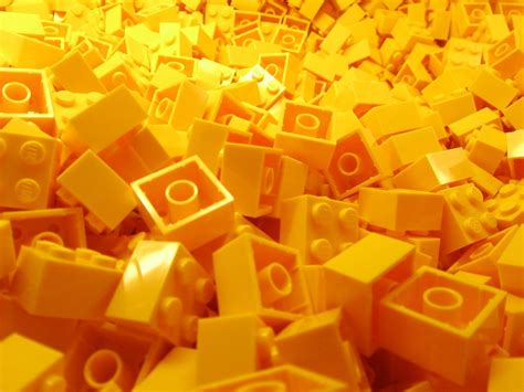 Lego bricks yellow 1 | Alejandro | Flickr