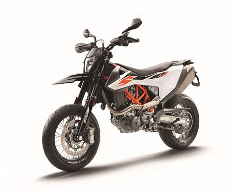 The KTM 690 SMC R Is Back for 2019, Because You Need More Supermoto in Your Life - Asphalt & Rubber