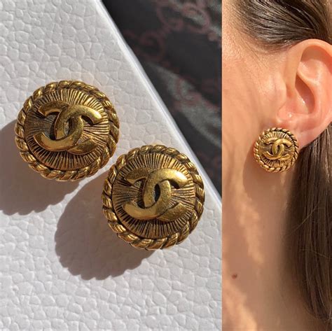 CHANEL Vintage gold Medallion Logo earrings / 80s authentic | Vintage chanel earrings, Vintage ...