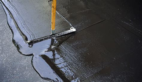 Asphalt Driveway Maintenance - 7 Tips for Extending Lifespan