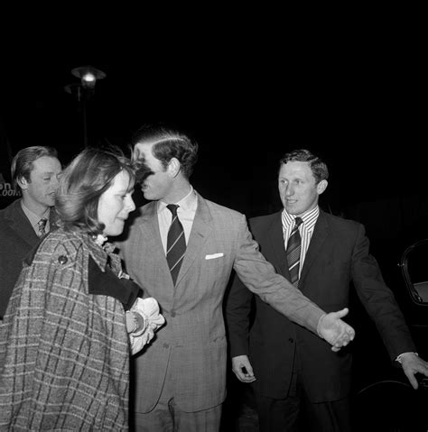 Hein? 12+ Faits sur Prince Charles Et Camilla Parker Bowles! A romance begins.1971charles joins ...