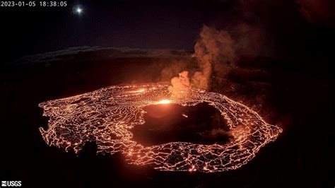 Hawaii's Kilauea volcano eruption resumes, alert level raised -USGS ...