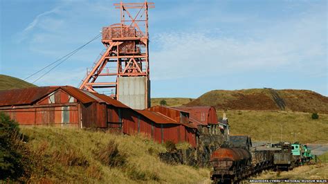 Big Pit in Blaenavon marks 30 years as a mining museum - BBC News