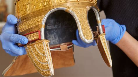 Staffordshire hoard: Replicas of 'king's helmet' on show - BBC News