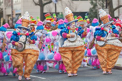 Pretty Purplexing: Mummers Day Parade {Sunday In My City}