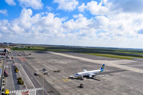 AÉROPORT INTERNATIONAL OSTENDE-BRUGESVliegtuigparking Apron 2 wordt ...