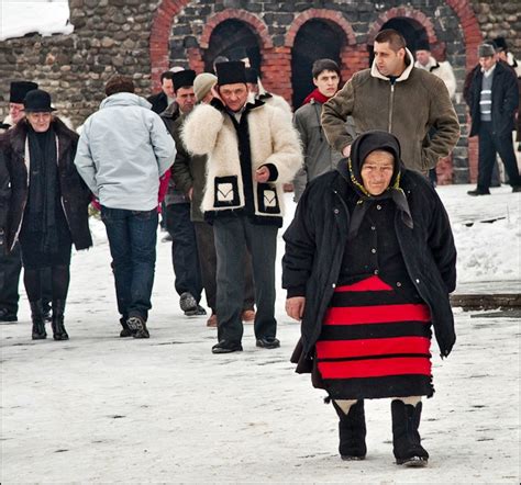 ADE Photos: Traditional Costumes in Maramures