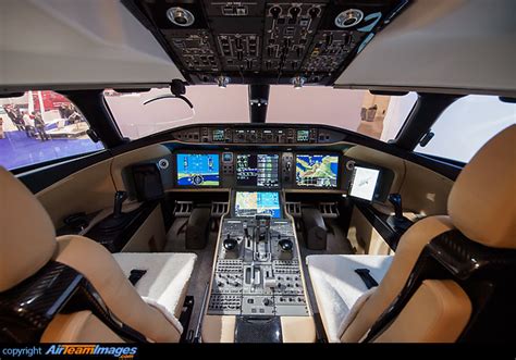 Bombardier Global 7000 - AirTeamImages.com