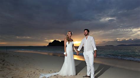 Fiji Weddings and Honeymoons - Tropical Island Weddings & Island ...