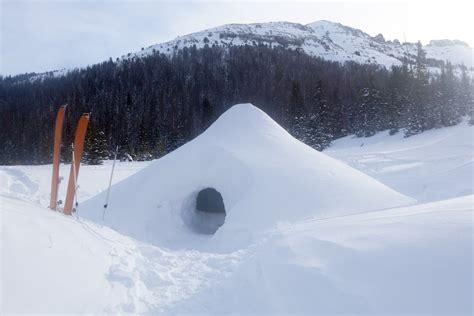 How To Build a Winter Snow Shelter