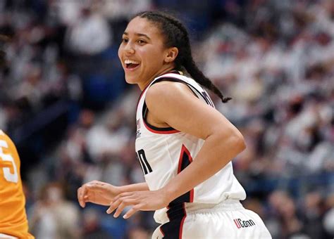 How UConn women’s basketball freshman Azzi Fudd found her confidence ...