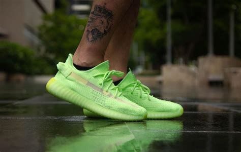 adidas Yeezy Boost 350 v2 "Glow" - sneakerize.gr