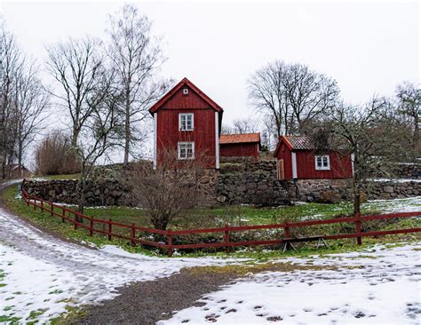 Wooden Cabin in Winter · Free Stock Photo