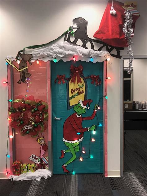 Grinch Classroom Door Grinch Whoville Classroom Christmas Hallway ...