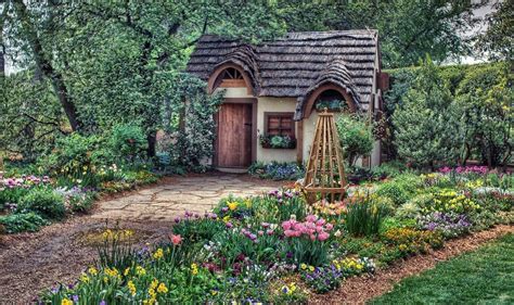 Garden cottage : CozyPlaces