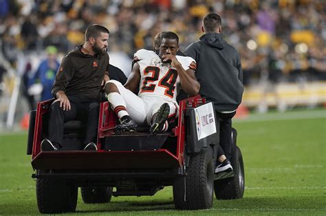 Nick Chubb was carted off to the the locker room after the injury at ...