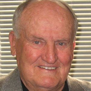 Lavell Edwards - Trivia, Family, Bio | Famous Birthdays