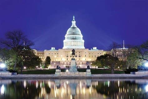 2023 Night-Time Monuments Bus Tour with Optional Washington Monument