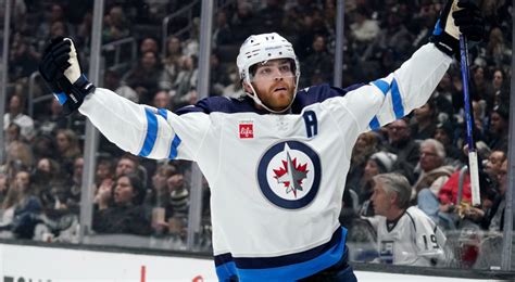 Adam Lowry's scoring and crashing helping fuel Jets' high-flying start