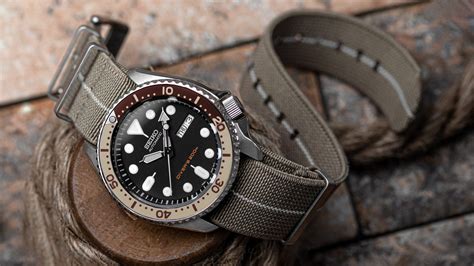 The Seiko SKX - Modding and Popular Strap Combinations | WatchGecko