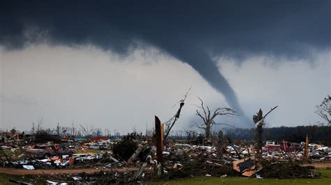 Tornado Alley's Most Devastating Years - Page 7 of 8 - 24/7 Wall St.