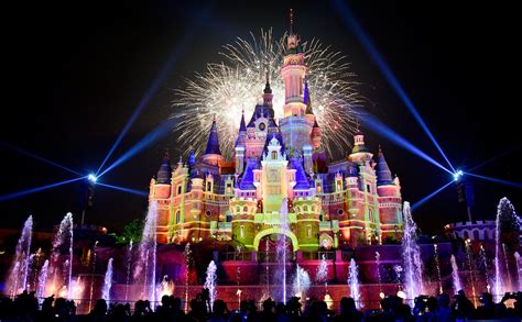 The 'Authentically Disney and Distinctly Chinese' Shanghai Disney Resort Turns 5 Years Old Today ...