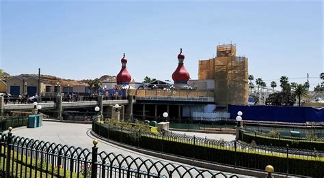 PHOTOS: Pixar Pier and Incredicoaster Construction Progress | Chip and Company