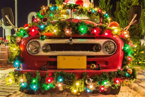 Ideas For Decorating A Truck Christmas Parade | Shelly Lighting